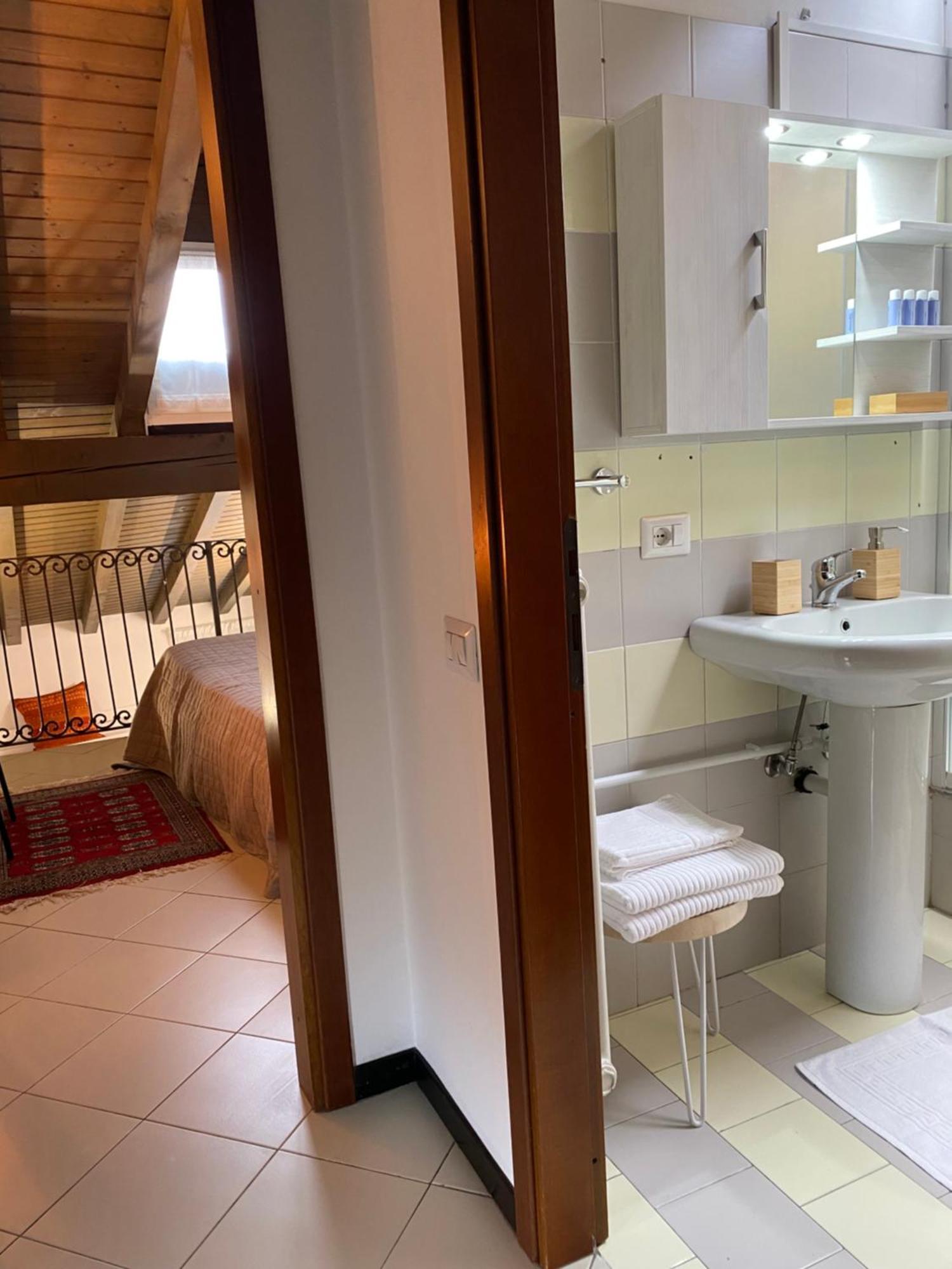Ferienwohnung La Mansardina Di San Leonardo Bergamo Exterior foto
